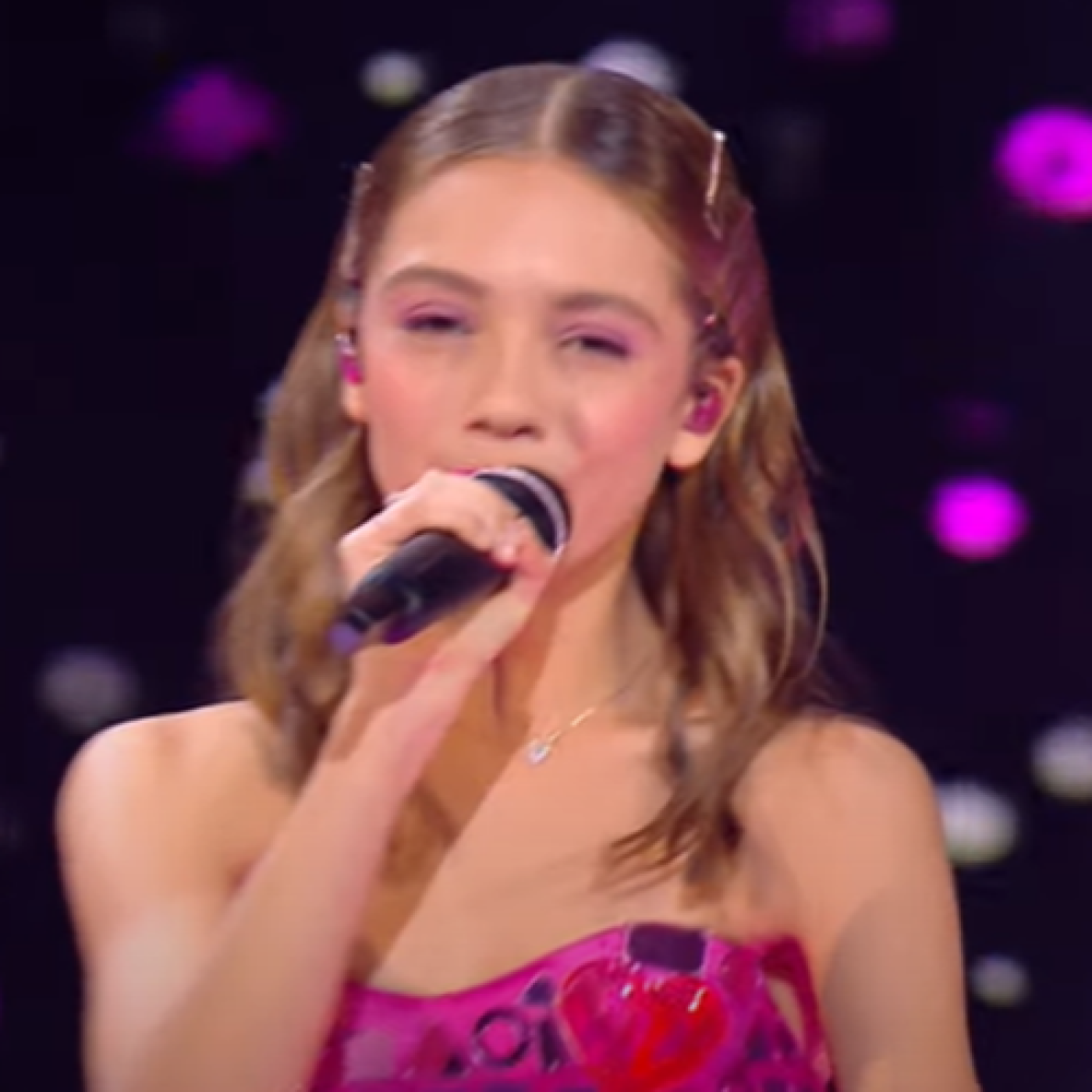 Zoé Clauzure fière d’avoir remporté l’Eurovision Junior (et elle peut)