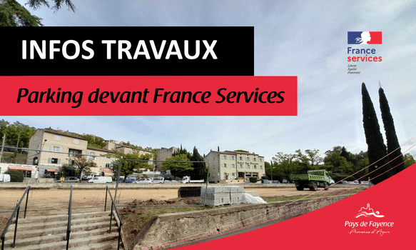 Entrée de la Maison France Services à Fayence et son parking