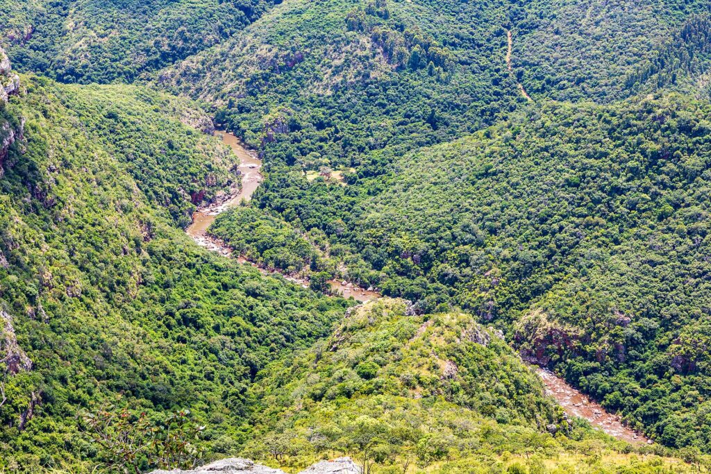 Paysage de canyon et de rivière