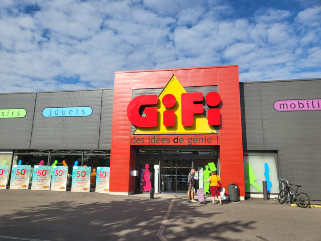 Façade d'un magasin GiFi