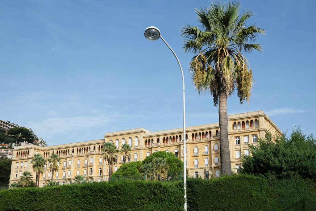 Façade d'un bâtiment de lycée
